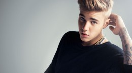 Singer Justin Bieber (33 wallpapers)